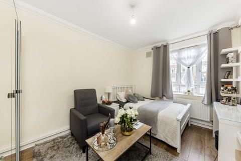 2 bedroom flat for sale, White City Estate, London W12