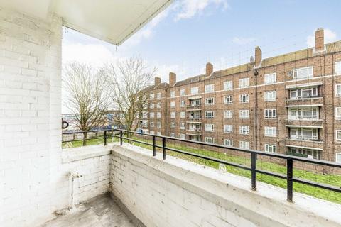 2 bedroom flat for sale, White City Estate, London W12