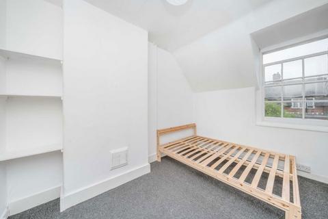 3 bedroom terraced house for sale, Wulfstan Street, London W12