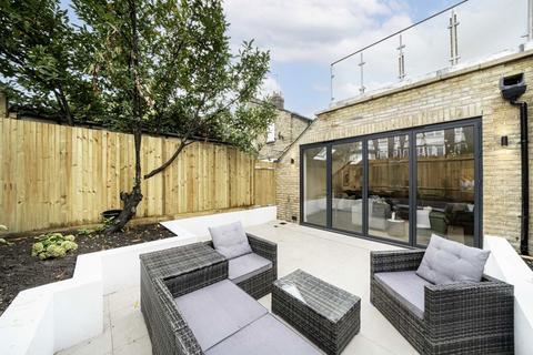 3 bedroom flat for sale, Collingbourne Road, London W12