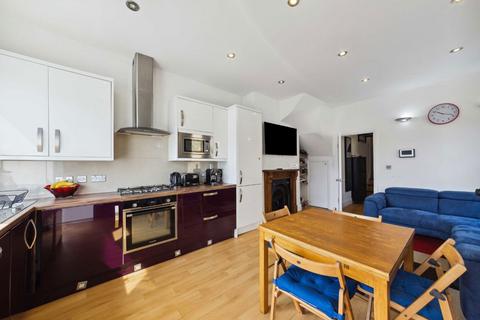 3 bedroom flat for sale, Pavilion Terrace, London W12