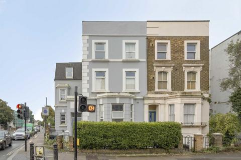 2 bedroom flat for sale, Uxbridge Road, London W12