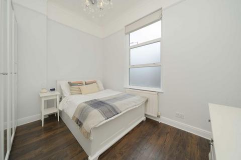 2 bedroom flat for sale, Uxbridge Road, London W12