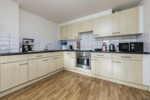 2 bedroom flat for sale, Normandy Place, London W12