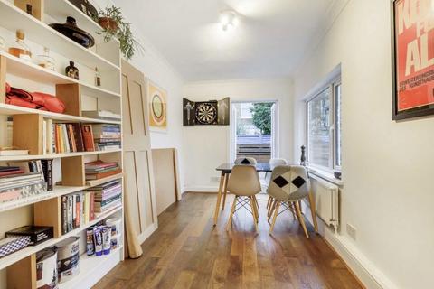 2 bedroom flat for sale, Devonport Road, London W12