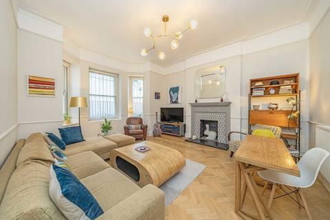 2 bedroom flat for sale, Shepherds Bush Green, London W12