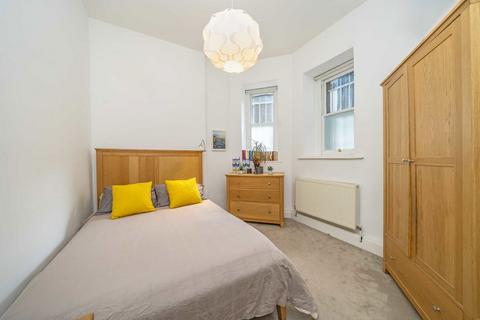 2 bedroom flat for sale, Shepherds Bush Green, London W12