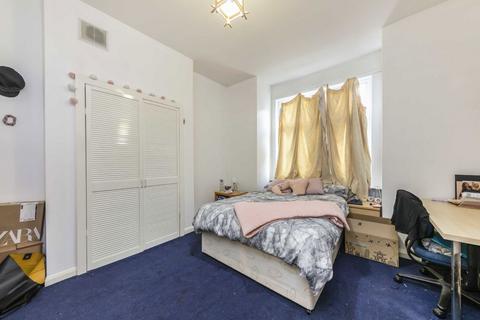 3 bedroom flat to rent, Glenroy Street, London W12