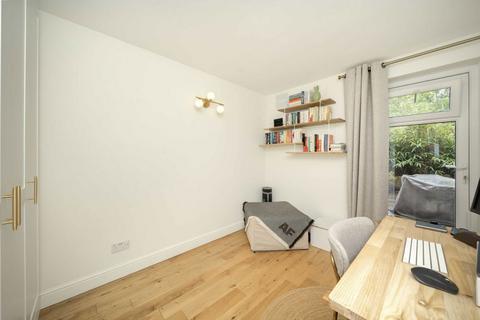 2 bedroom flat for sale, Woodstock Grove, London W12