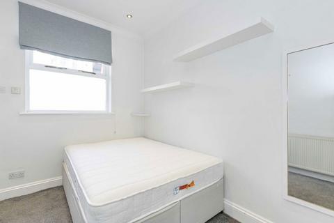 1 bedroom flat to rent, Stronsa Road, London W12