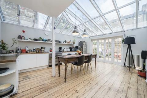 6 Oaklands Grove, London, W12 0JA