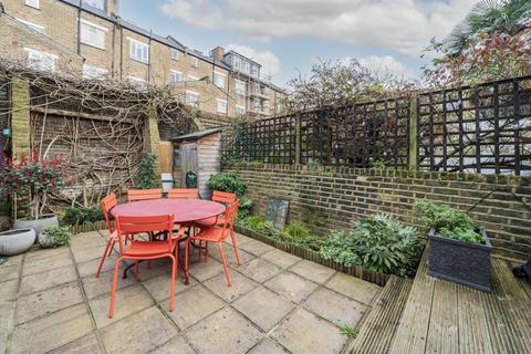 6 Oaklands Grove, London, W12 0JA