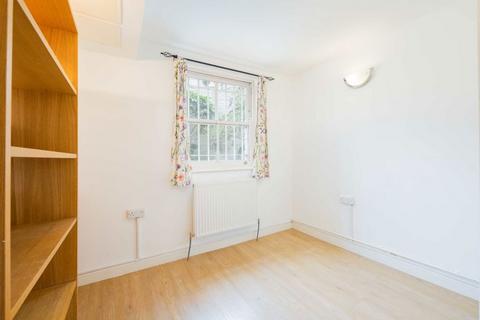 2 bedroom flat to rent, Netherwood Road, London W14