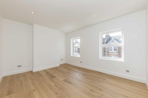 3 bedroom flat for sale, Stronsa Road, London W12