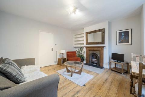 2 bedroom flat to rent, St. Stephens Avenue, London W12