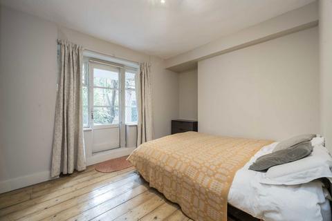 2 bedroom flat to rent, St. Stephens Avenue, London W12