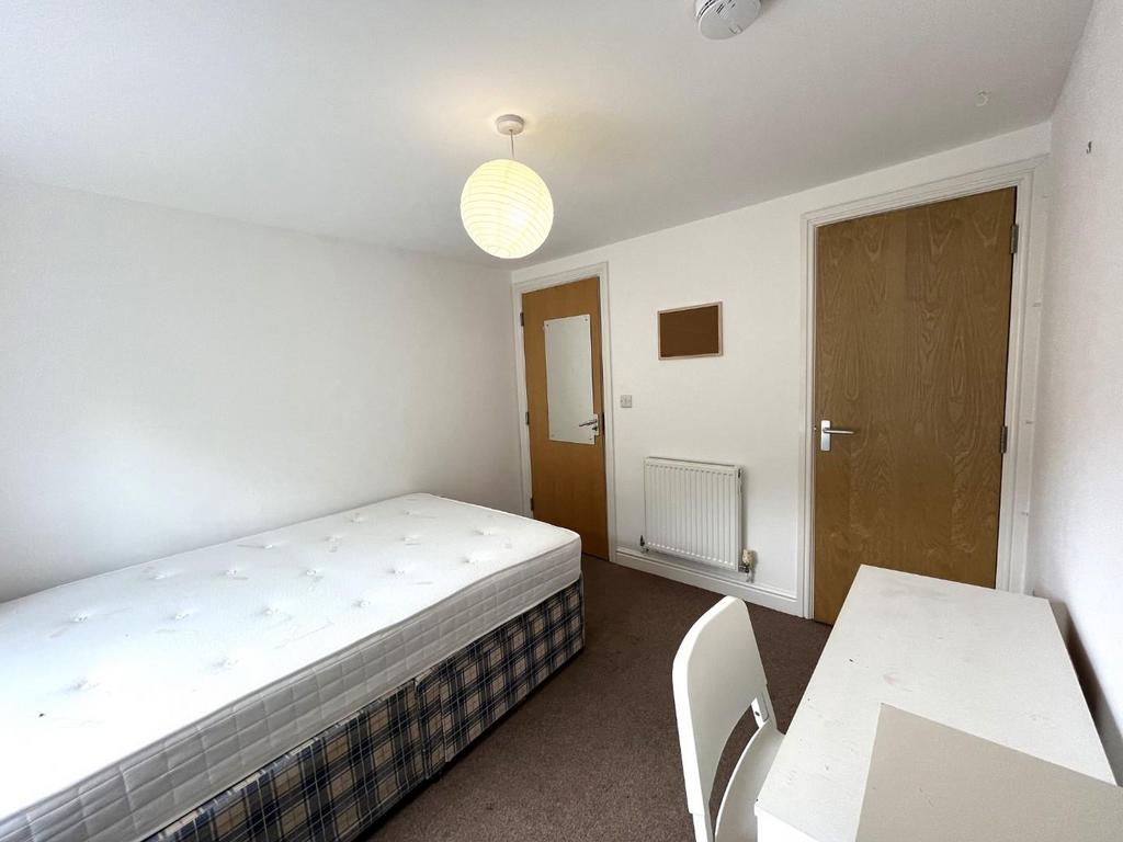 Bedroom 3 2.JPG