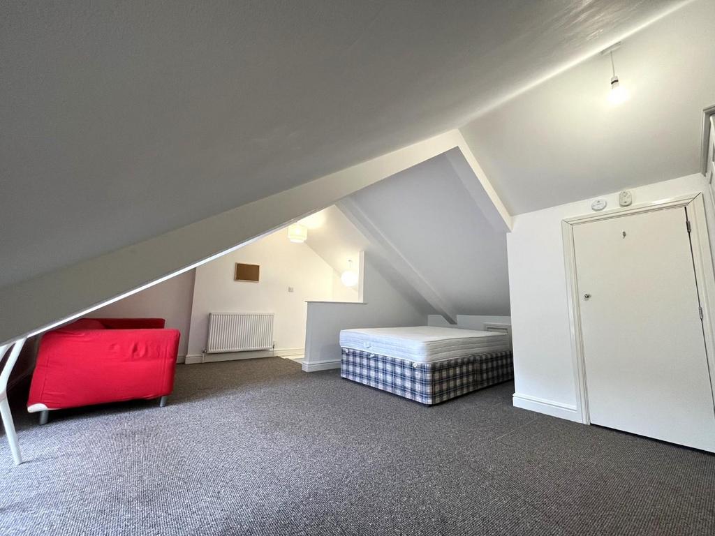 Bedroom 5.JPG