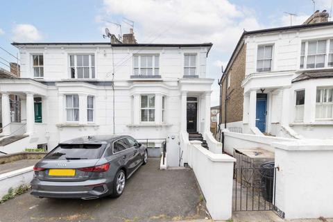 2 bedroom flat to rent, Cathnor Road, London W12