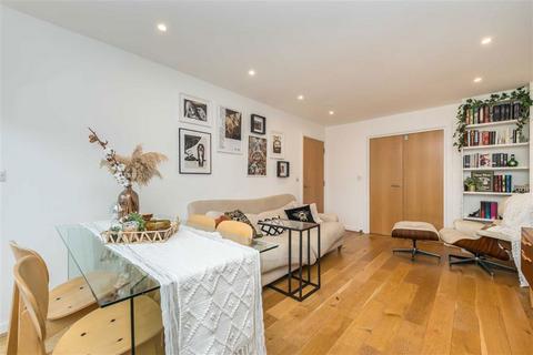 2 bedroom flat for sale, Long Street, London E2