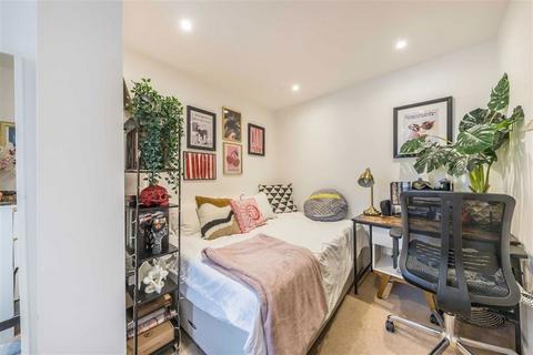 2 bedroom flat for sale, Long Street, London E2