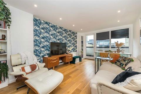 2 bedroom flat for sale, Long Street, London E2