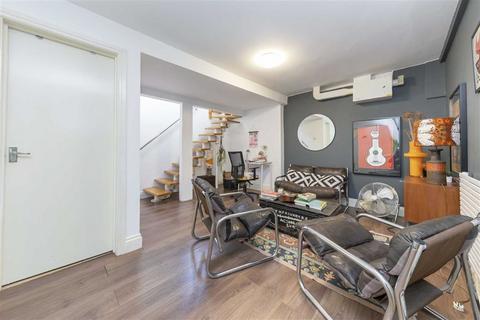 2 bedroom flat for sale, Weymouth Terrace, London E2