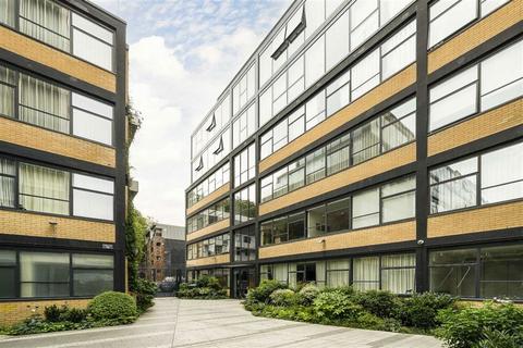 Flat 3, 3 Long Street, London, E2 8GS