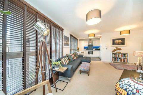 2 bedroom flat for sale, Commercial Road, London E1