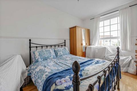 1 bedroom flat for sale, Provost Estate, London N1