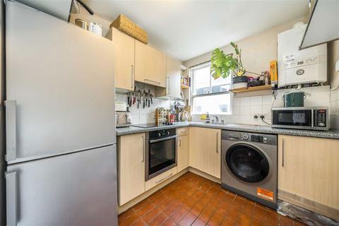 2 bedroom terraced house for sale, Chilton Street, London E2