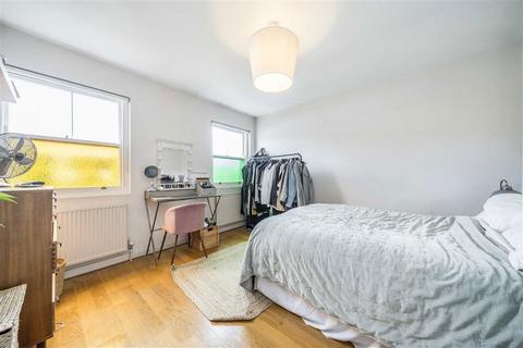 2 bedroom terraced house for sale, Chilton Street, London E2
