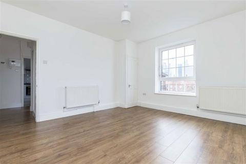 4 bedroom flat for sale, Hanbury Street, London E1