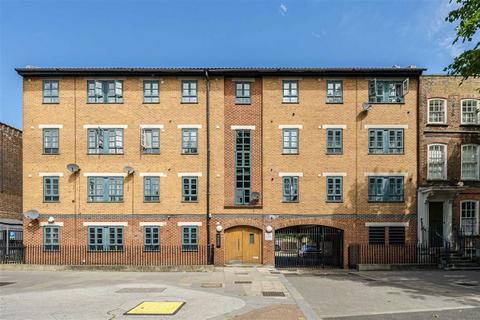 Flat 4, 99 Mile End Road, London, E1 4UH