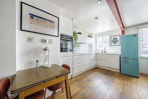 Flat 4, 99 Mile End Road, London, E1 4UH