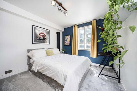 Flat 4, 99 Mile End Road, London, E1 4UH