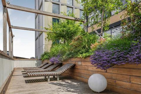 Flat 5, 1 Long Street, London, E2 8GS