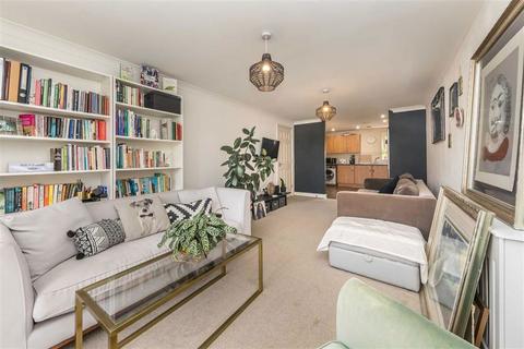 2 bedroom flat for sale, Candle Street, London E1