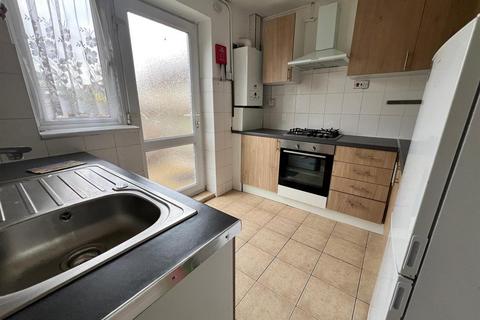 2 bedroom house to rent, Stamford Road, Dagenham