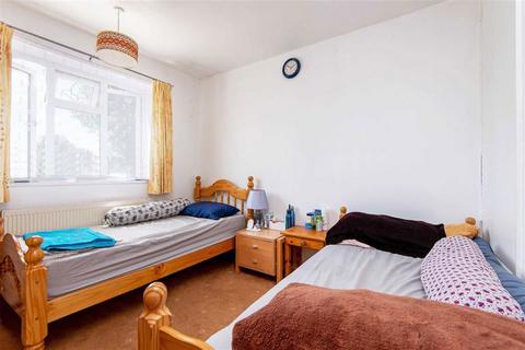 3 bedroom semi-detached house for sale, Shandy Street, London E1