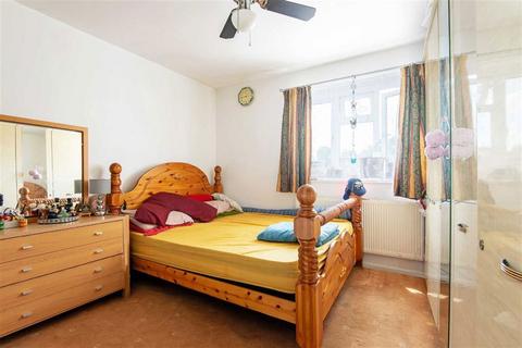 3 bedroom semi-detached house for sale, Shandy Street, London E1