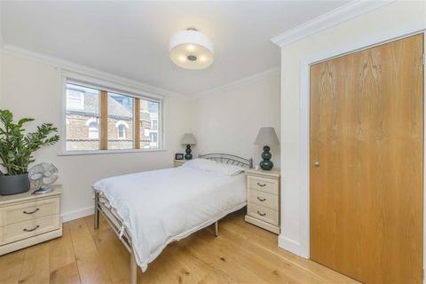 2 bedroom flat for sale, Folgate Street, London E1