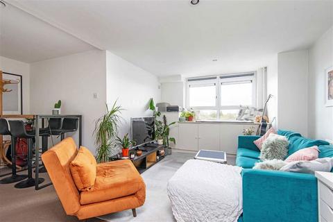 2 bedroom flat to rent, Bethnal Green Road, London E2