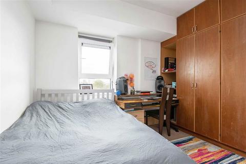 2 bedroom flat to rent, Bethnal Green Road, London E2