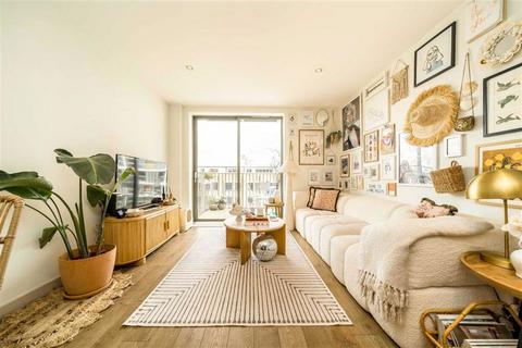 2 bedroom flat for sale, Essian Street, London E1