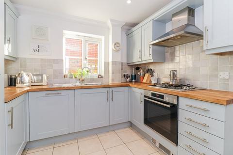 4 bedroom semi-detached house for sale, Belsham Close, Chesham, Buckinghamshire, HP5