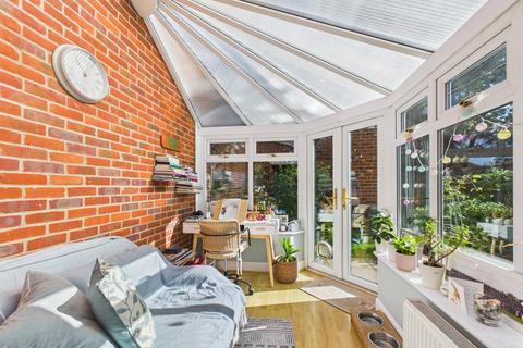 6 Belsham Close, Chesham, HP5 2DS
