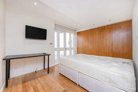4 bedroom flat to rent, Boundary Road, London NW8