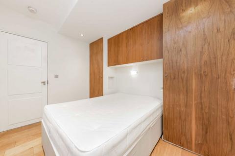 4 bedroom flat to rent, Boundary Road, London NW8