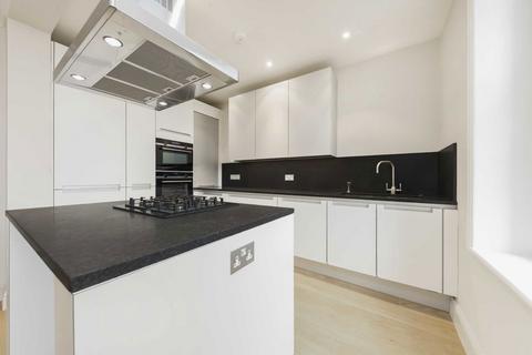 4 bedroom flat to rent, St. Johns Wood Road, London NW8